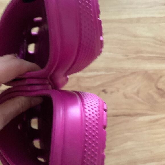 Crocs pink size 11 women’s and 9 men’s - Picture 4 of 5